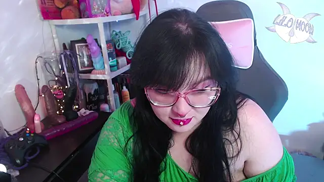 Snapshot of LiloMoon69 chatting on 12-10-24, 03:20 LiloMoon69 online show from 12-10-24, 03:20