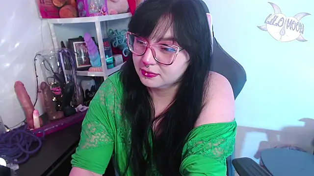 Snapshot of LiloMoon69 chatting on 12-10-24, 06:22 LiloMoon69 online show from 12-10-24, 06:22