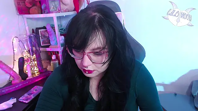 Snapshot of LiloMoon69 chatting on 12-14-24, 03:29 LiloMoon69 online show from 12-14-24, 03:29