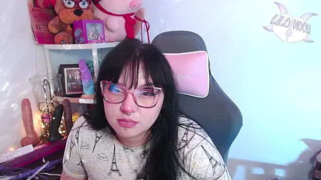 Snapshot of LiloMoon69 chatting on 12-19-24, 07:18 LiloMoon69 online show from 12-19-24, 07:18