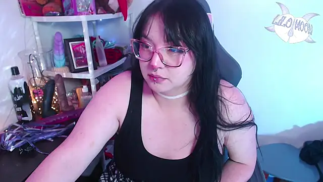 Snapshot of LiloMoon69 chatting on 12-29-24, 06:03 LiloMoon69 online show from 12-29-24, 06:03