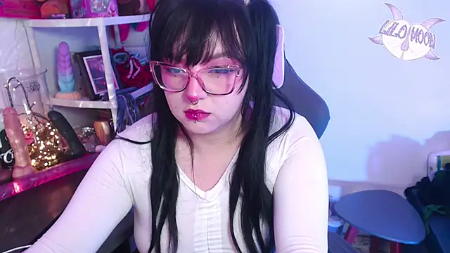 Snapshot of LiloMoon69 chatting on 12-31-24, 02:19 LiloMoon69 online show from 12-31-24, 02:19