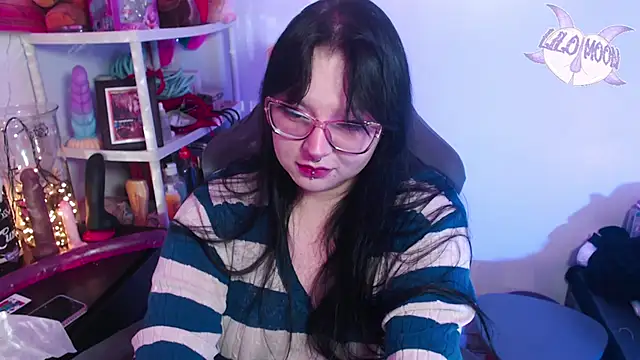 Snapshot of LiloMoon69 chatting on 01-04-25, 02:14 LiloMoon69 online show from 01-04-25, 02:14