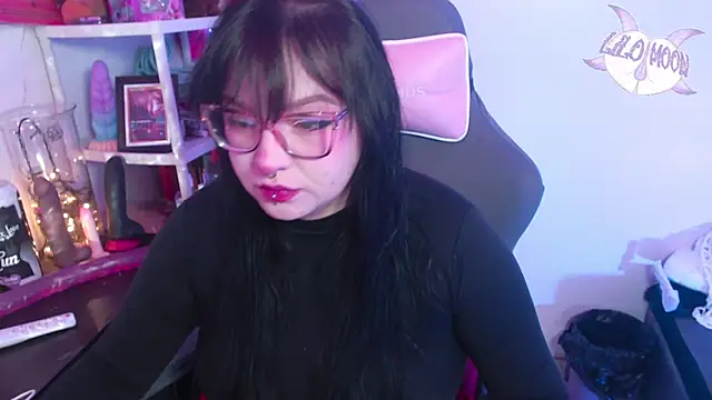 Snapshot of LiloMoon69 chatting on 01-08-25, 03:40 LiloMoon69 online show from 01-08-25, 03:40