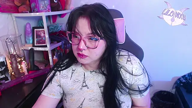 Snapshot of LiloMoon69 chatting on 01-10-25, 03:29 LiloMoon69 online show from 01-10-25, 03:29