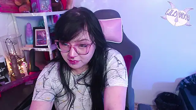 Snapshot of LiloMoon69 chatting on 01-10-25, 06:31 LiloMoon69 online show from 01-10-25, 06:31