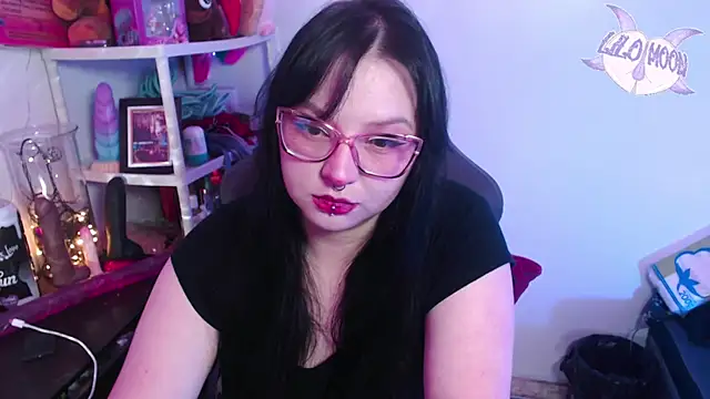 Snapshot of LiloMoon69 chatting on 01-11-25, 02:52 LiloMoon69 online show from 01-11-25, 02:52