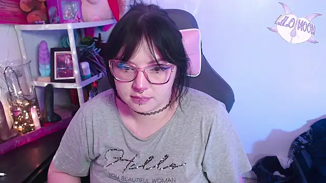 Snapshot of LiloMoon69 chatting on 01-13-25, 06:49 LiloMoon69 online show from 01-13-25, 06:49