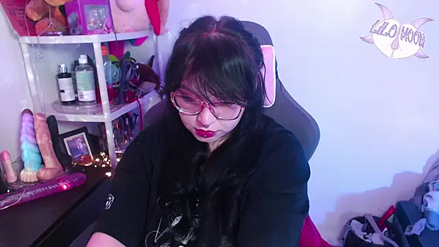 Snapshot of LiloMoon69 chatting on 01-15-25, 02:27 LiloMoon69 online show from 01-15-25, 02:27