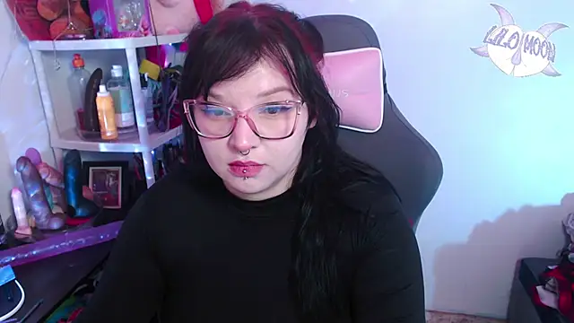 Snapshot of LiloMoon69 chatting on 01-21-25, 03:48 LiloMoon69 online show from 01-21-25, 03:48