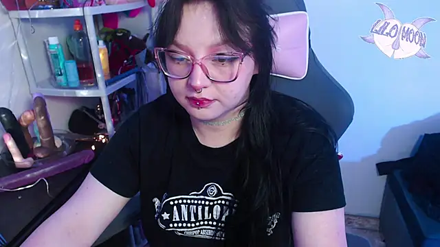 Snapshot of LiloMoon69 chatting on 01-25-25, 03:40 LiloMoon69 online show from 01-25-25, 03:40