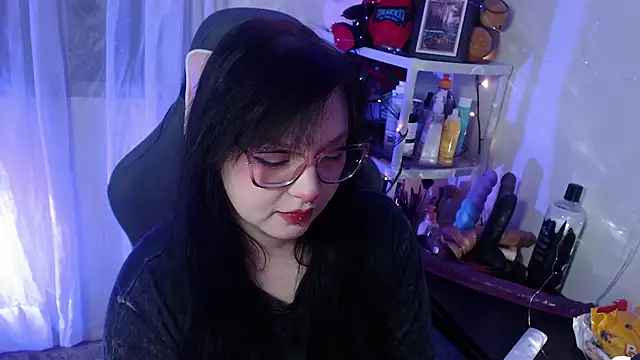 Snapshot of LiloMoon69 chatting on 02-02-25, 04:37 LiloMoon69 online show from 02-02-25, 04:37