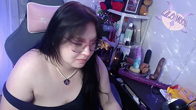 Snapshot of LiloMoon69 chatting on 02-04-25, 06:57 LiloMoon69 online show from 02-04-25, 06:57