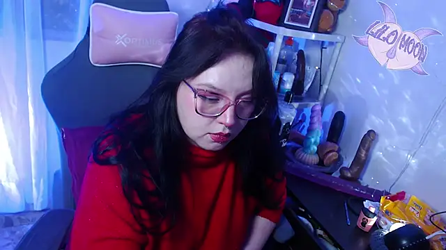 Snapshot of LiloMoon69 chatting on 02-05-25, 03:45 LiloMoon69 online show from 02-05-25, 03:45