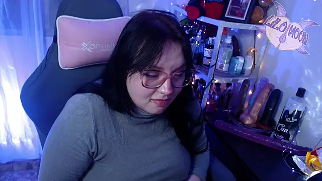 Snapshot of LiloMoon69 chatting on 02-07-25, 06:35 LiloMoon69 online show from 02-07-25, 06:35