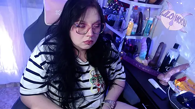 Snapshot of LiloMoon69 chatting on 02-09-25, 03:11 LiloMoon69 online show from 02-09-25, 03:11