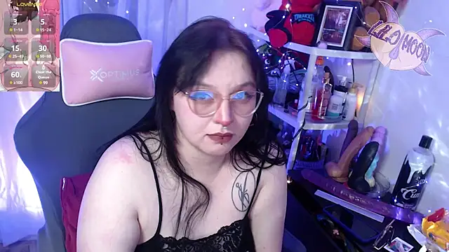 Snapshot of LiloMoon69 chatting on 02-10-25, 03:57 LiloMoon69 online show from 02-10-25, 03:57
