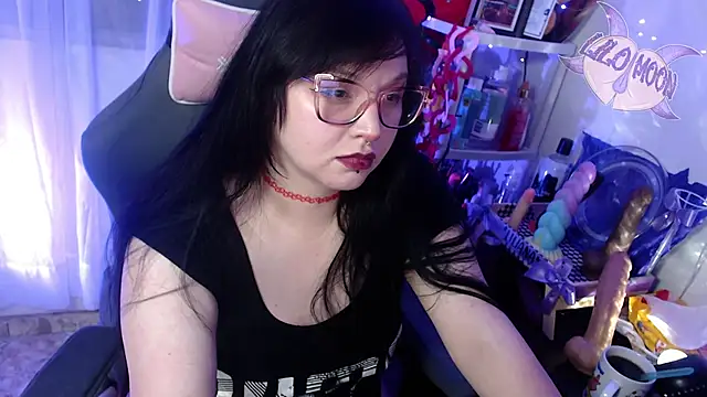 Snapshot of LiloMoon69 chatting on 02-21-25, 04:07 LiloMoon69 online show from 02-21-25, 04:07