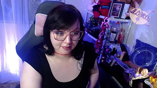 Snapshot of LiloMoon69 chatting on 02-21-25, 07:12 LiloMoon69 online show from 02-21-25, 07:12