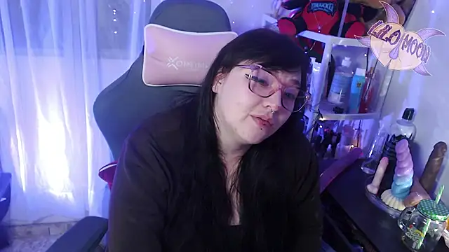 Snapshot of LiloMoon69 chatting on 02-24-25, 07:00 LiloMoon69 online show from 02-24-25, 07:00