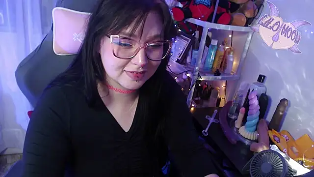Snapshot of LiloMoon69 chatting on 03-01-25, 06:57 LiloMoon69 online show from 03-01-25, 06:57