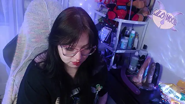 Snapshot of LiloMoon69 chatting on 03-06-25, 03:35 LiloMoon69 online show from 03-06-25, 03:35