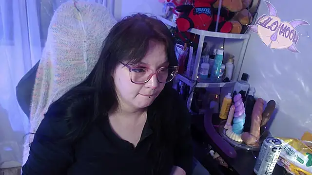 Snapshot of LiloMoon69 chatting on 03-07-25, 06:46 LiloMoon69 online show from 03-07-25, 06:46