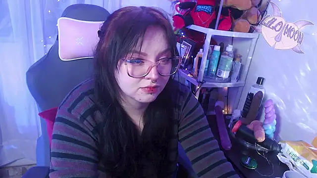 Snapshot of LiloMoon69 chatting on 03-19-25, 03:20 LiloMoon69 online show from 03-19-25, 03:20