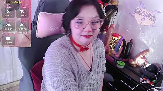 Snapshot of LiloMoon69 chatting on 10-01-25, 02:12 LiloMoon69 online show from 10-01-25, 02:12