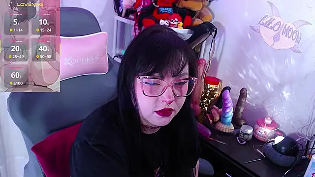 Snapshot of LiloMoon69 chatting on 10-14-25, 02:29 LiloMoon69 online show from 10-14-25, 02:29