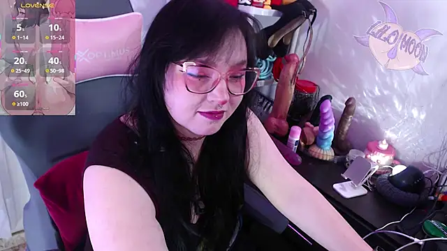 Snapshot of LiloMoon69 chatting on 10-16-25, 02:18 LiloMoon69 online show from 10-16-25, 02:18