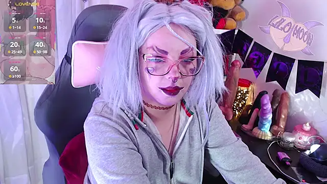 Snapshot of LiloMoon69 chatting on 10-23-25, 02:38 LiloMoon69 online show from 10-23-25, 02:38