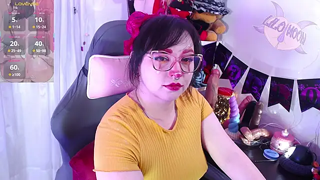 Snapshot of LiloMoon69 chatting on 10-29-25, 11:23 LiloMoon69 online show from 10-29-25, 11:23