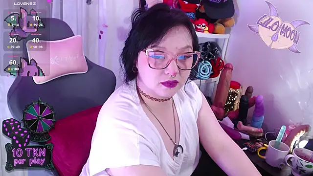 Snapshot of LiloMoon69 chatting on 11-17-25, 02:56 LiloMoon69 online show from 11-17-25, 02:56