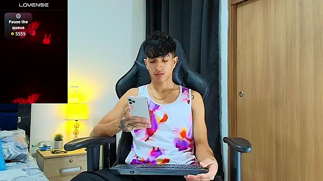  CamiloBass online show from 05-26-26, 01:01