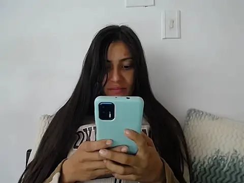 Snapshot of aleja_2024 chatting on 09-18-25, 05:48 aleja 2024 online show from 09-18-25, 05:48