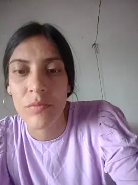 Snapshot of aleja_2024 chatting on 10-04-25, 07:45 aleja 2024 online show from 10-04-25, 07:45