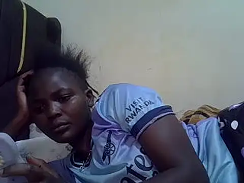 Snapshot of pretty_vivy chatting on 02-17-25, 02:37 pretty vivy online show from 02-17-25, 02:37