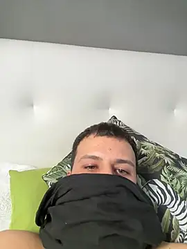 Snapshot of yayaya55598 chatting on 02-03-25, 02:45 yayaya55598 online show from 02-03-25, 02:45