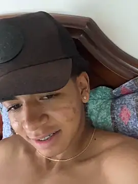 Snapshot of JoanG10 chatting on 09-09-25, 04:06 JoanG10 online show from 09-09-25, 04:06