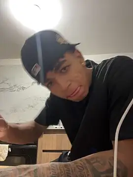 Snapshot of JoanG10 chatting on 09-14-25, 05:06 JoanG10 online show from 09-14-25, 05:06