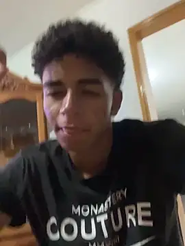 Snapshot of JoanG10 chatting on 09-15-25, 02:33 JoanG10 online show from 09-15-25, 02:33