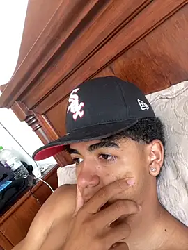 Snapshot of JoanG10 chatting on 10-10-25, 05:45 JoanG10 online show from 10-10-25, 05:45