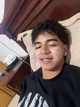 Snapshot of JoanG10 chatting on 11-02-25, 11:29 JoanG10 online show from 11-02-25, 11:29