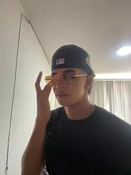 JoanG10 online show from 04-17-26, 04:43