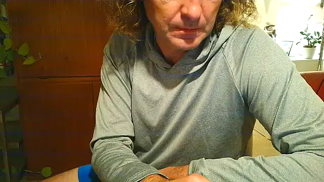 costanza7070 online show from 10-17-25, 04:15