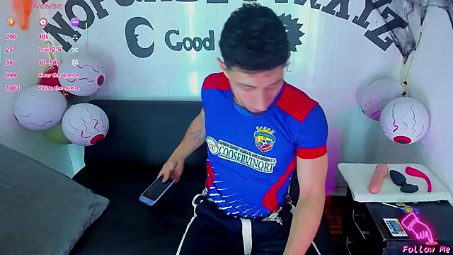 Snapshot of Piggy_Eddy chatting on 10-22-25, 08:41 Piggy Eddy online show from 10-22-25, 08:41