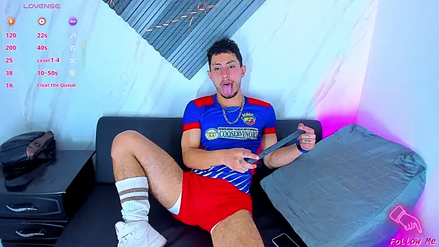 Snapshot of Piggy_Eddy chatting on 12-04-25, 08:28 Piggy Eddy online show from 12-04-25, 08:28