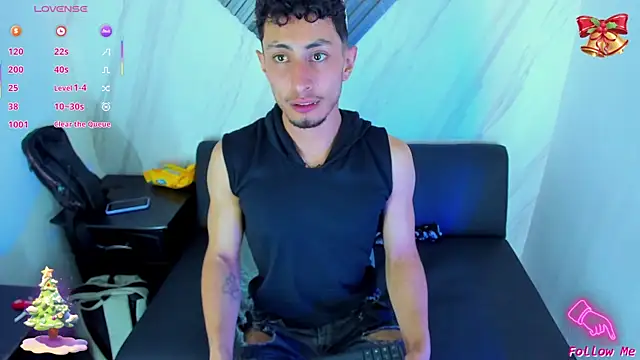 Snapshot of Piggy_Eddy chatting on 12-14-25, 01:22 Piggy Eddy online show from 12-14-25, 01:22