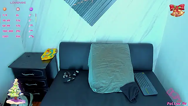 Snapshot of Piggy_Eddy chatting on 12-15-25, 04:50 Piggy Eddy online show from 12-15-25, 04:50